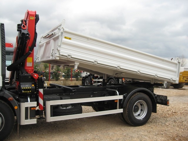 Palfinger dizalica PK 10000 i trostrani kiper TK 95 za Daus Truck