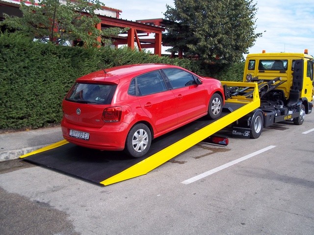 Hidraulično_klizna_platforma_HK_75_vučne_službe