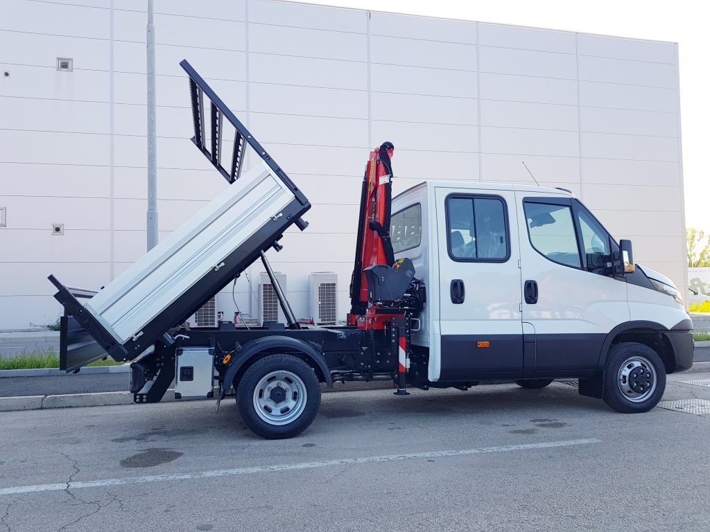 Palfinger dizalica PC 2700 B i trostrani kiper za tvrtku Vodovod Brač