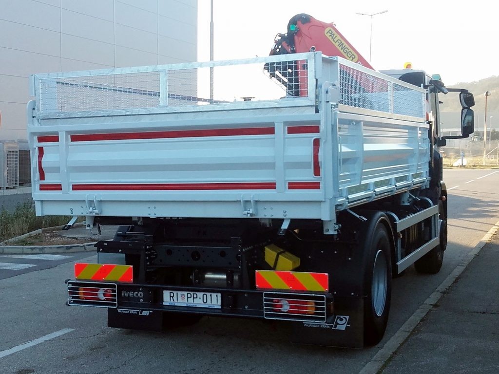 Palfinger dizalica PK 14.501 SLD5 i trostrani kiper TK 115 za tvrtku Zelenilo Karlovac