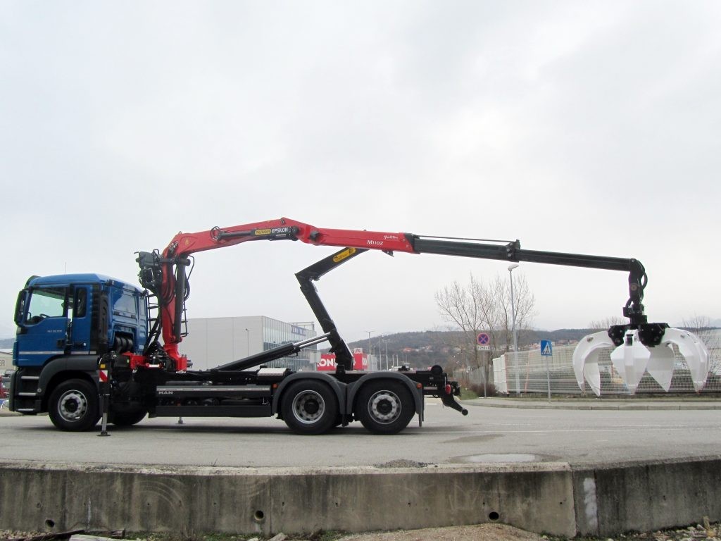 Palfinger Epsilon dizalica M110Z96 s navlakačem kontejnera T 18 za obrt Rezač