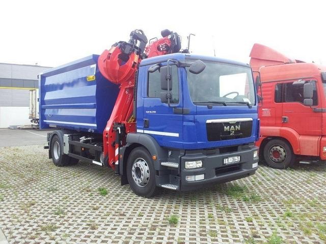 Palfinger_Epsilon_dizalica_M110Z_i_stražnji_komunalni_kiper_SKK_115_komunalne_djelatnosti