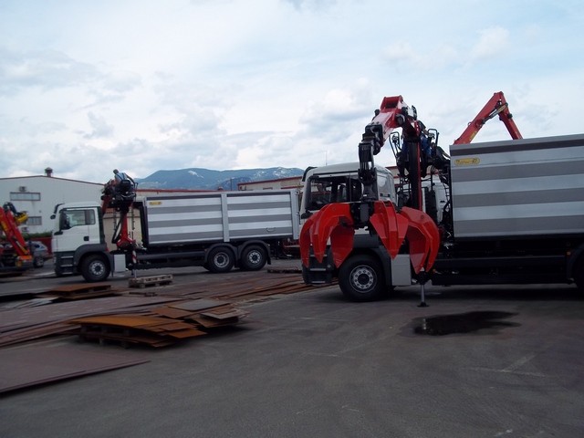Palfinger_Epsilon_dizalica_M110Z_i_stražnji_komunalni_kiper_SKK_160_komunalne_djelatnosti