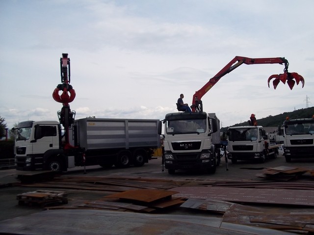 Palfinger_Epsilon_dizalica_M110Z_i_stražnji_komunalni_kiper_SKK_160_komunalne_djelatnosti