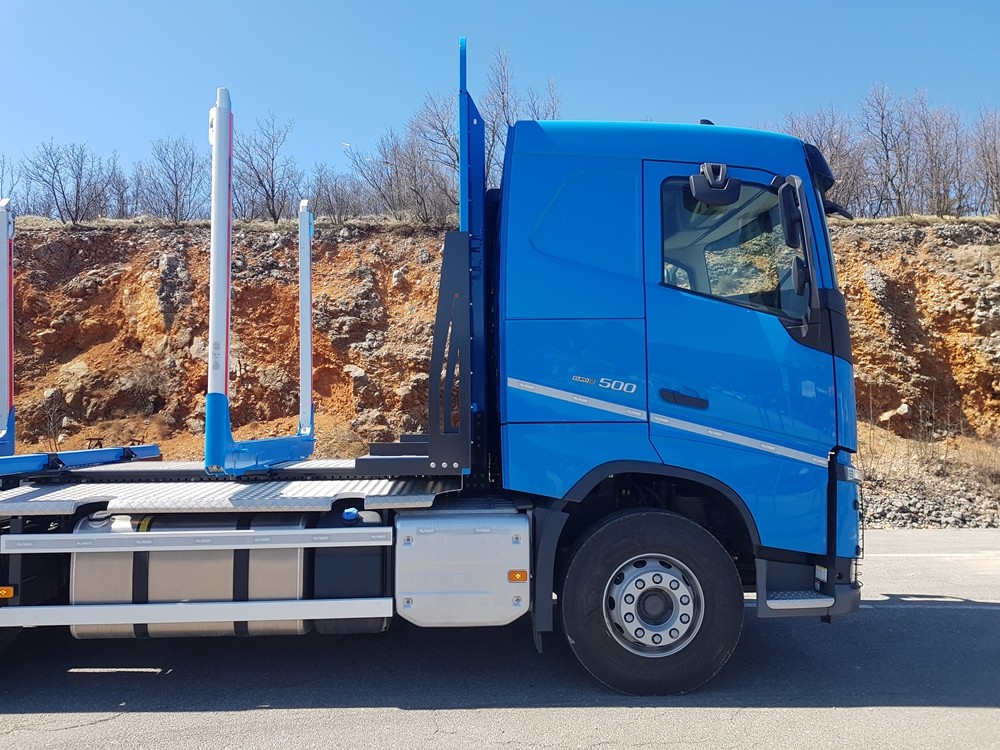 Palfinger_Epsilon_dizalica_M12Z83_i_šumarska_prikolica_PSM_200