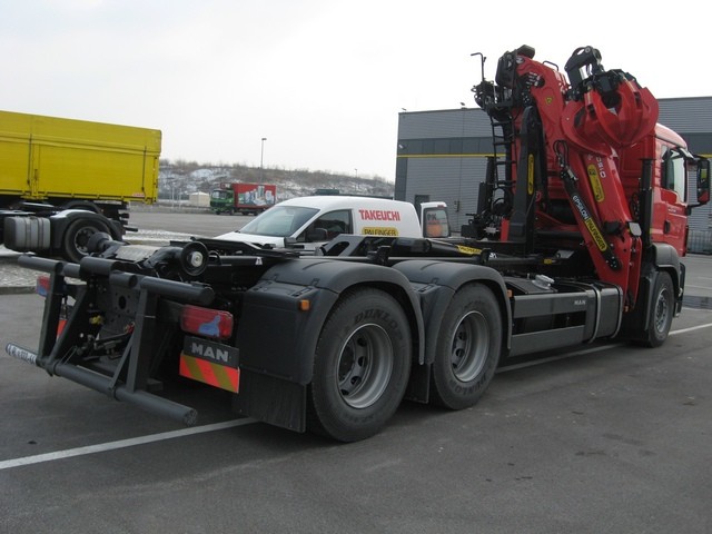 Palfinger Epsilon dizalica Q150Z i navlakač kontejnera T18 za Man Psc – Unimer