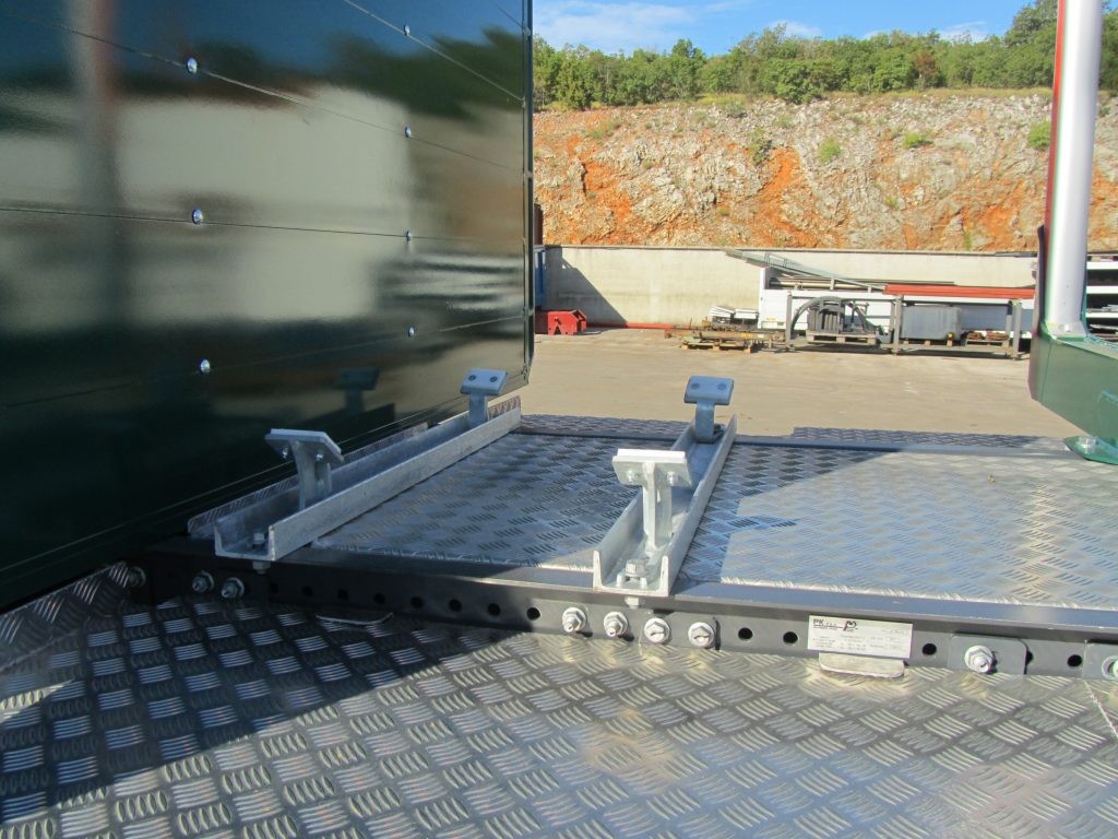Palfinger_Epsilon_šumarska_dizalica_M110Z_ugrađena_na_šumarsku_platformu