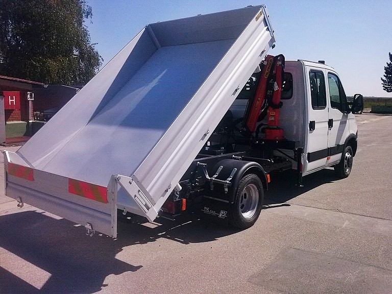 Palfinger dizalica PC 1500 i trostrani kiper TK 10 za tvrtku Varkom d.d.