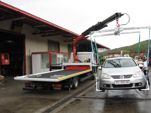 Palfinger_dizalica_PK_12000TB_i_fiksna_platforma_F_100_pauk_vozila