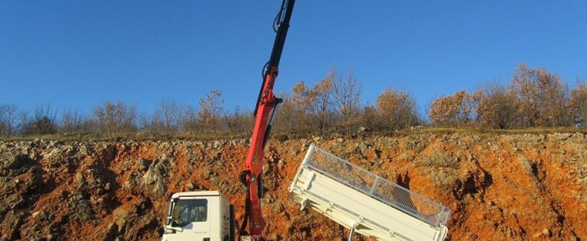 Palfinger dizalica PK 13001-K i trostrani kiper TK 115 za tvrtku Kombel d.o.o.