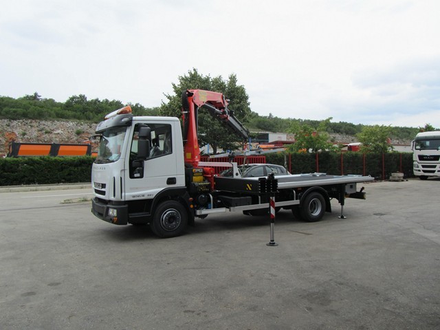 Palfinger_dizalica_PK_13001K_i_fiksna_platforma_F_100_pauk_vozila