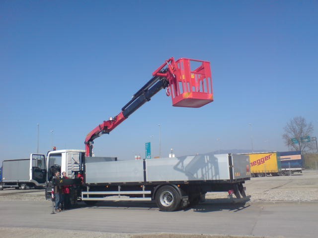 Palfinger_dizalica_PK_13002_s_radnom_košarom_PK_01