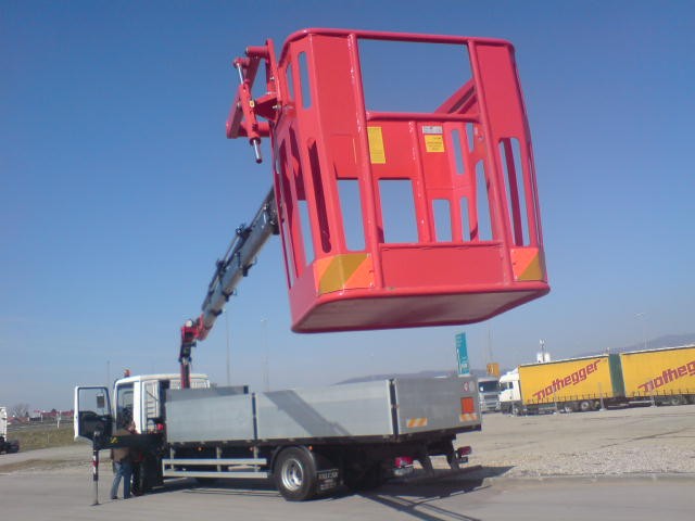 Palfinger dizalica PK 13002 s radnom košarom PK 01 za Man Psc – ZG Montaža