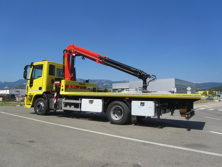 Palfinger_dizalica_PK_17500_i_fiksna_platforma_F_100_pauk_vozila