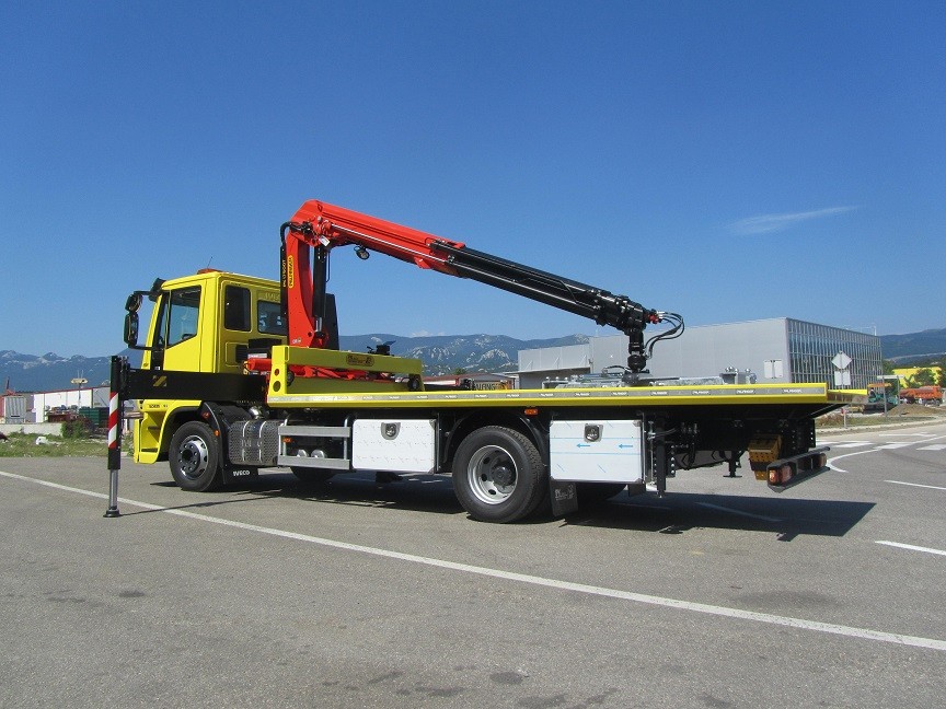 Palfinger_dizalica_PK_17500_i_fiksna_platforma_F_100_pauk_vozila