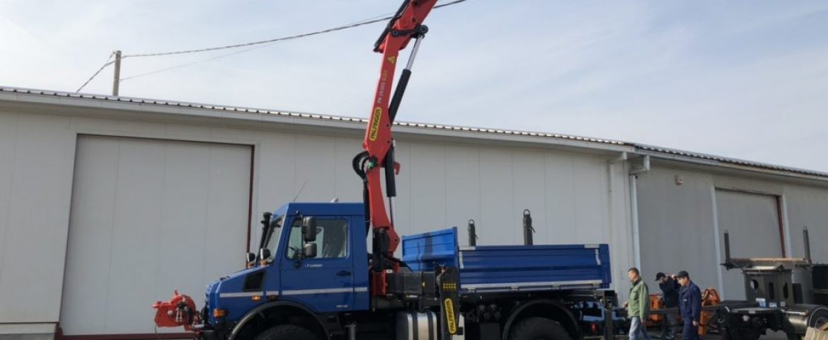 Palfinger dizalica PK 19.001 SLD5 i prikolica za transport stupova PST 100 za tvrtku Elektro Doboj