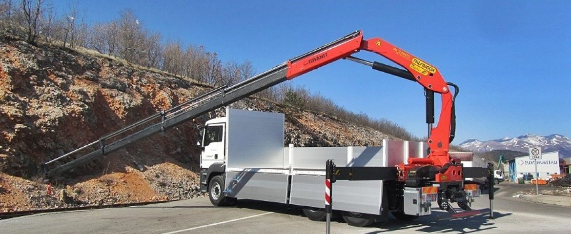 Palfinger dizalica PK 23500 i tovarni sanduk za Granit, Makedonija