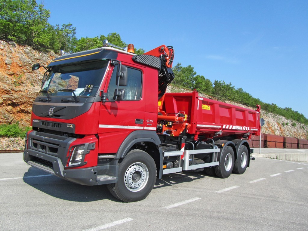 Palfinger_dizalica_PK_32080_Trostrani_kiper_TK_200_građevinarstvo
