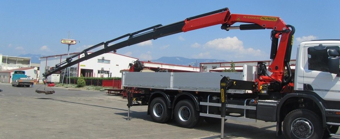 Palfinger dizalica PK 33002 EH i tovarni sanduk za tvrtku Valard