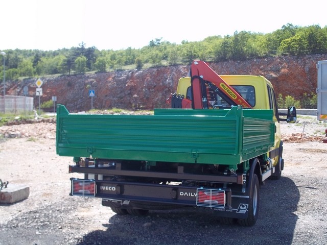 Palfinger_dizalica_PK_4200_i_Trostrani_kiper_TK_35_kiperski_sanduci