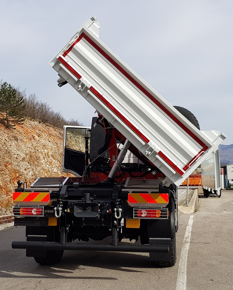 Palfinger_dizalica_PK_5.001_SLD3_i_trostrani_kiper_TK_95