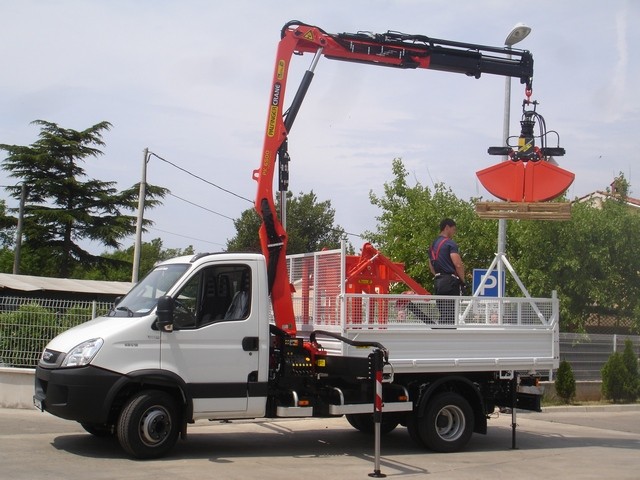 Palfinger_dizalica_PK_6500_i_Trostrani_kiper_TK_35_kiperski_sanduci