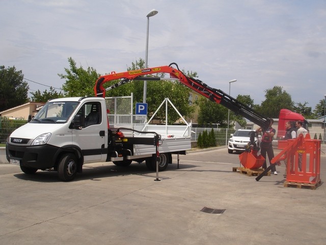 Palfinger_dizalica_PK_6500_i_Trostrani_kiper_TK_35_kiperski_sanduci