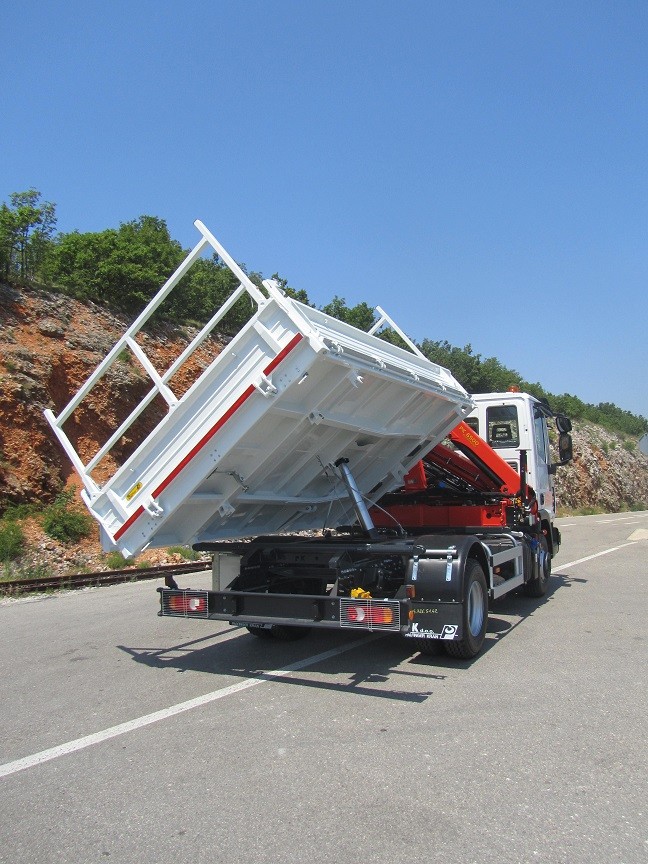 Palfinger_dizalica_PK_6500_i_Trostrani_kiper_TK_65_kiperski_sanduci