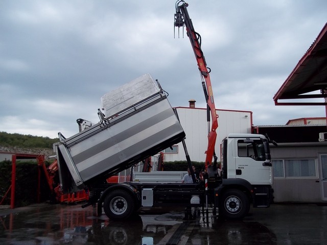 Palfinger_dizalica_PK_6500_i_stražnji_kiper_SK_115_kiperski_sanduci__komunalne_djelatnosti