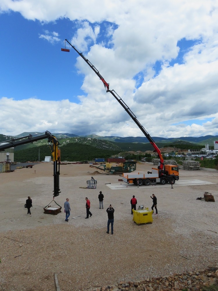 Palfinger_dizalica_PK_76002_EH_i_tovarni_sanduk 