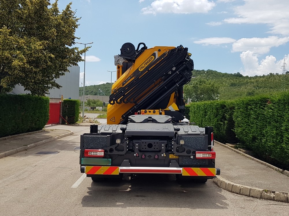 Palfinger_heavy-duty_dizalica_PK_135.002_TEC_7_i_demontažni_sanduk