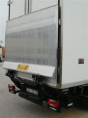 Palfinger_utovarna_rampa_MBB_1000K_prehrambena_industrija