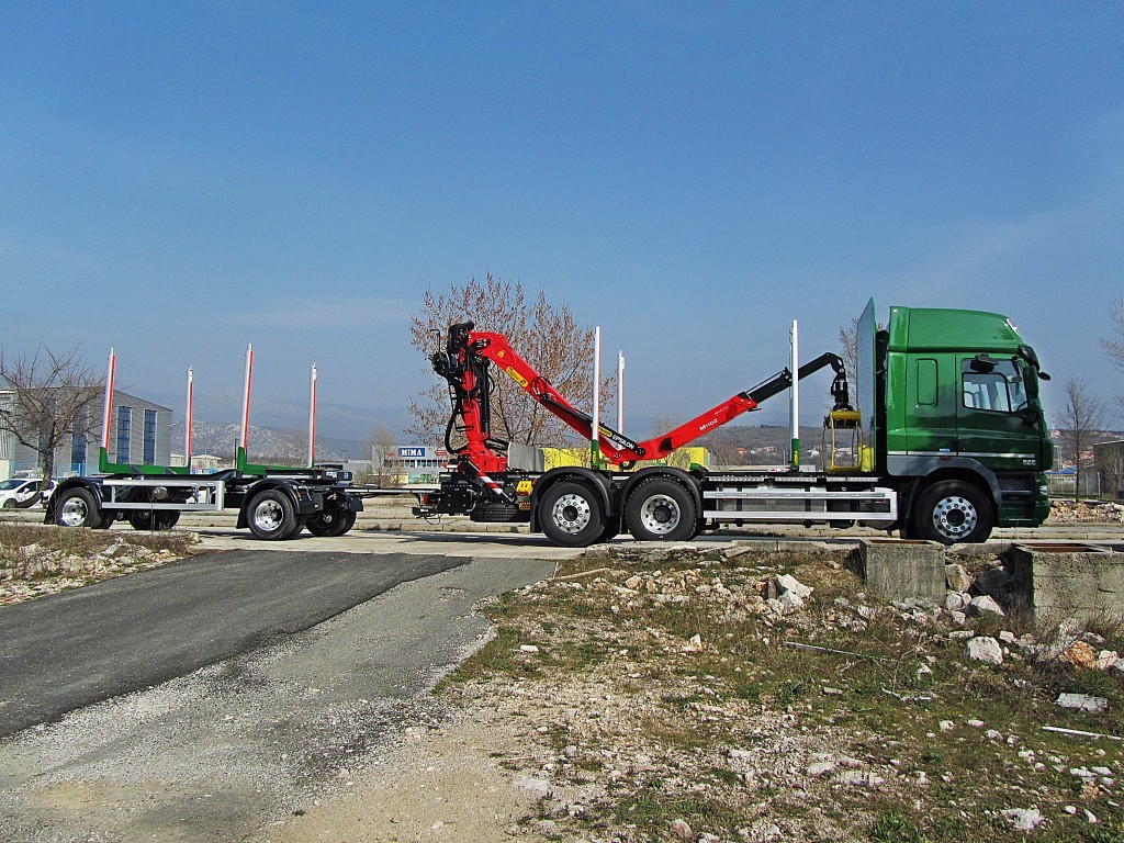 Šumarska_nadogradnja_s_Palfinger_Epsilon_dizalicom_M110Z82_i_šumarska_prikolica_PSM_180