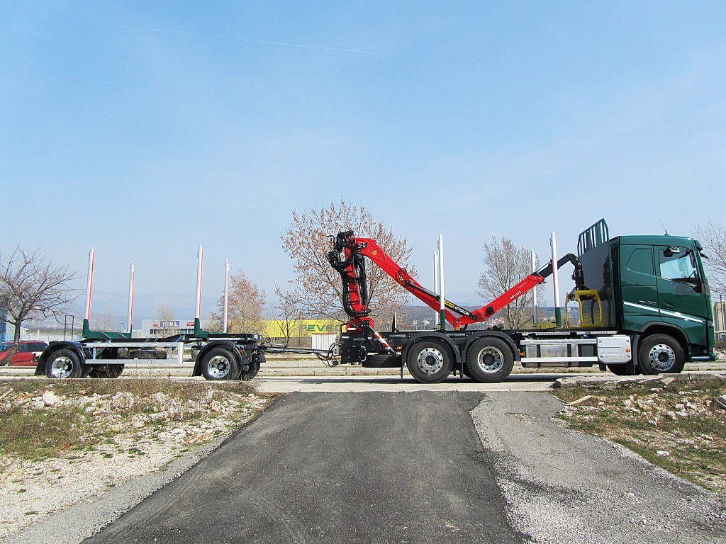 Šumarska_nadogradnja_s_Palfinger_Epsilon_dizalicom_M110Z82_i_šumarska_prikolica_PSM_180