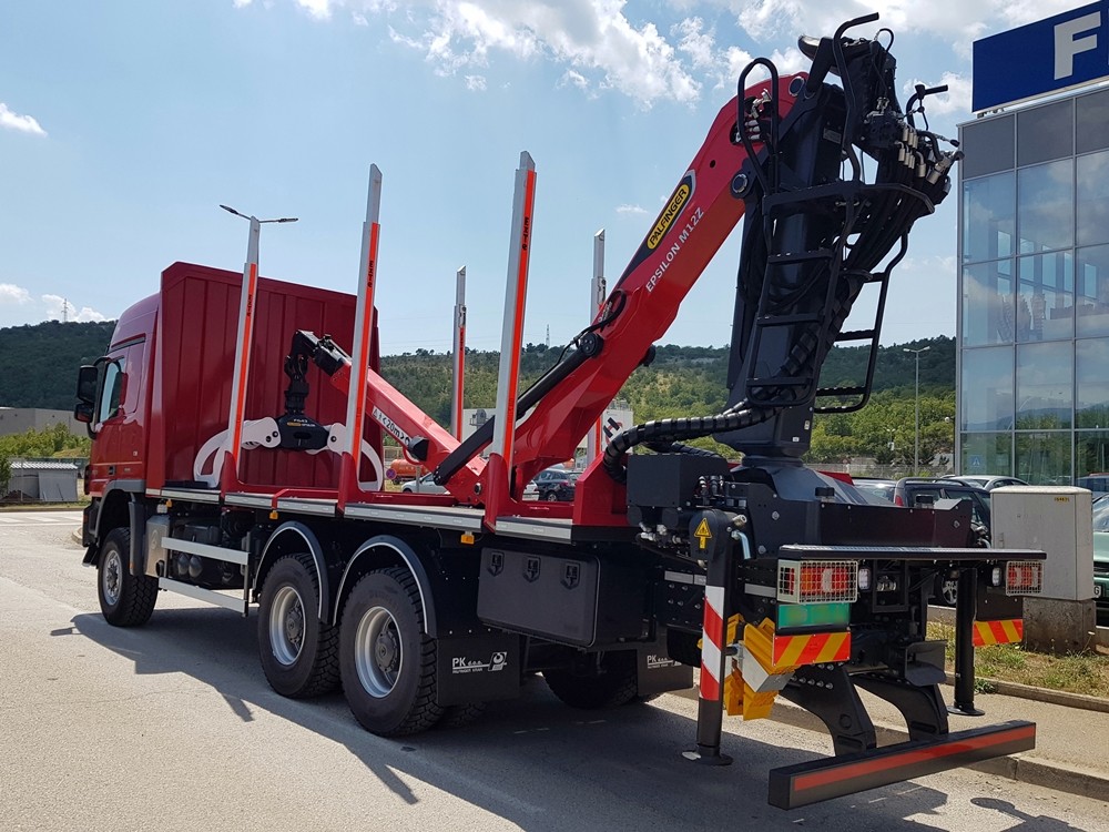 Šumarska_nadogradnja_s_Palfinger_Epsilon_dizalicom_M12Z105_šumarstvo