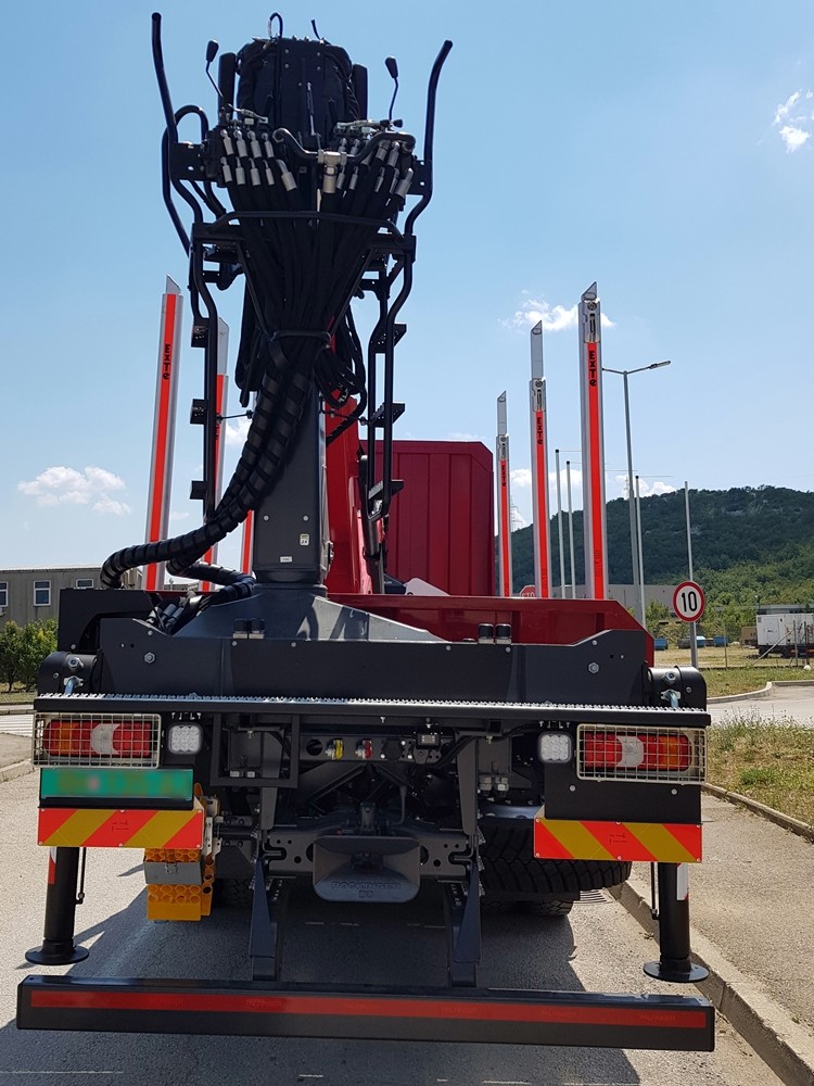 Šumarska_nadogradnja_s_Palfinger_Epsilon_dizalicom_M12Z105_šumarstvo