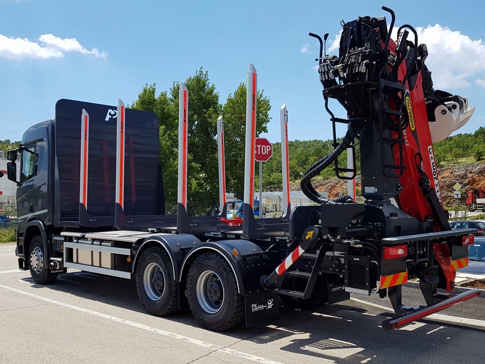 Šumarska nadogradnja s Palfinger Epsilon dizalicom M12Z83 ta tvrtku Altea d.o.o.