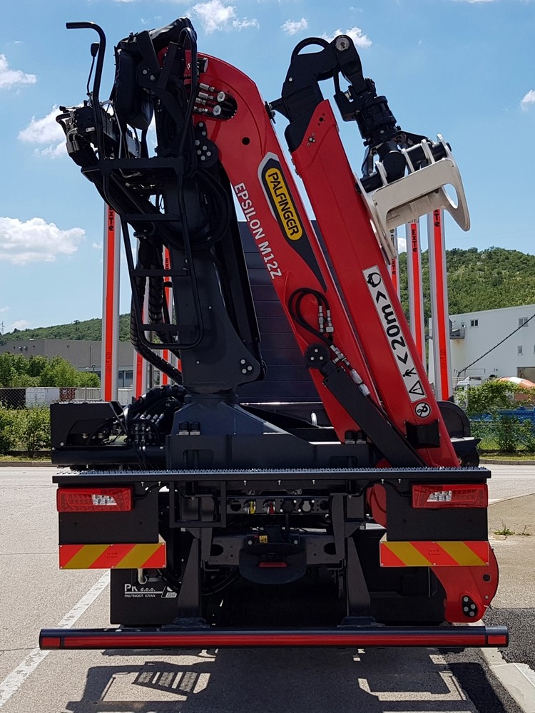 Šumarska_nadogradnja_s_Palfinger_Epsilon_dizalicom_M12Z83_šumarstvo