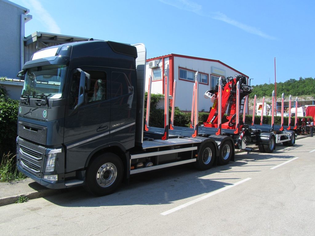 Šumarska_nadogradnja_s_Palfinger_Epsilon_dizalicom_Q150Z_i_šumarska_prikolica_PSM_200