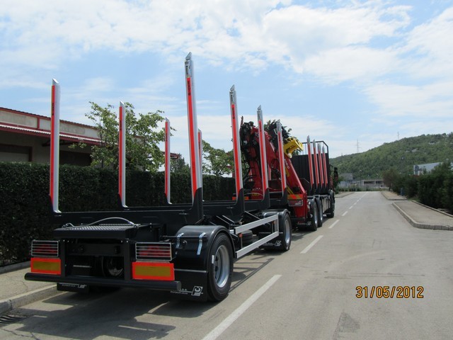 Šumarska_nadogradnja_s_Palfinger_Epsilon_dizalicom_Q150Z_i_šumarska_prikolica_PSM_200_šumarstvo
