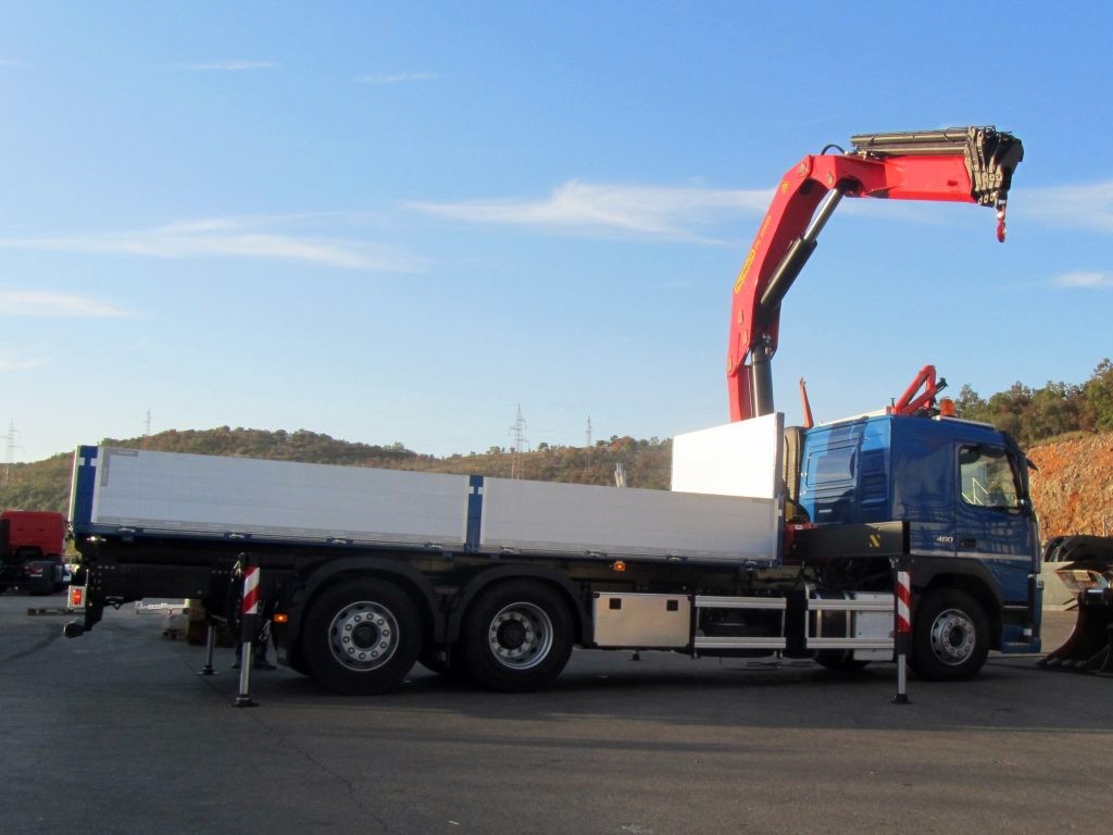 građevinarstvo_Palfinger_dizalica_PK_32080_D_i_aluminijski_tovarni_sanduk