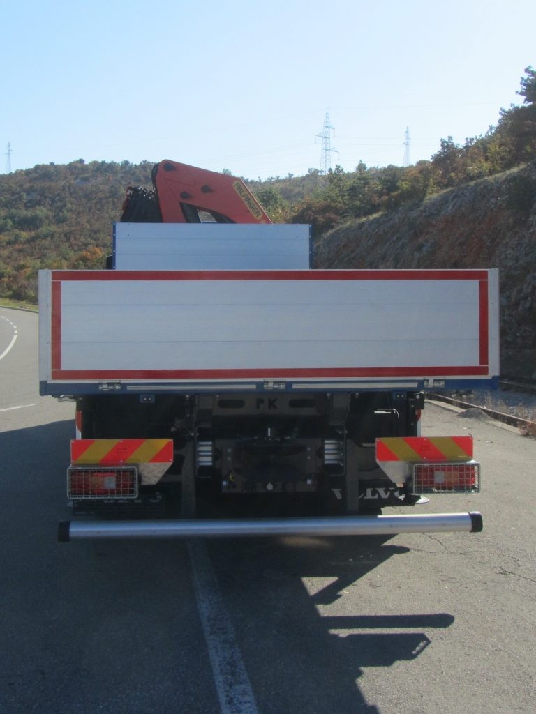 građevinarstvo_Palfinger_dizalica_PK_32080_D_i_aluminijski_tovarni_sanduk