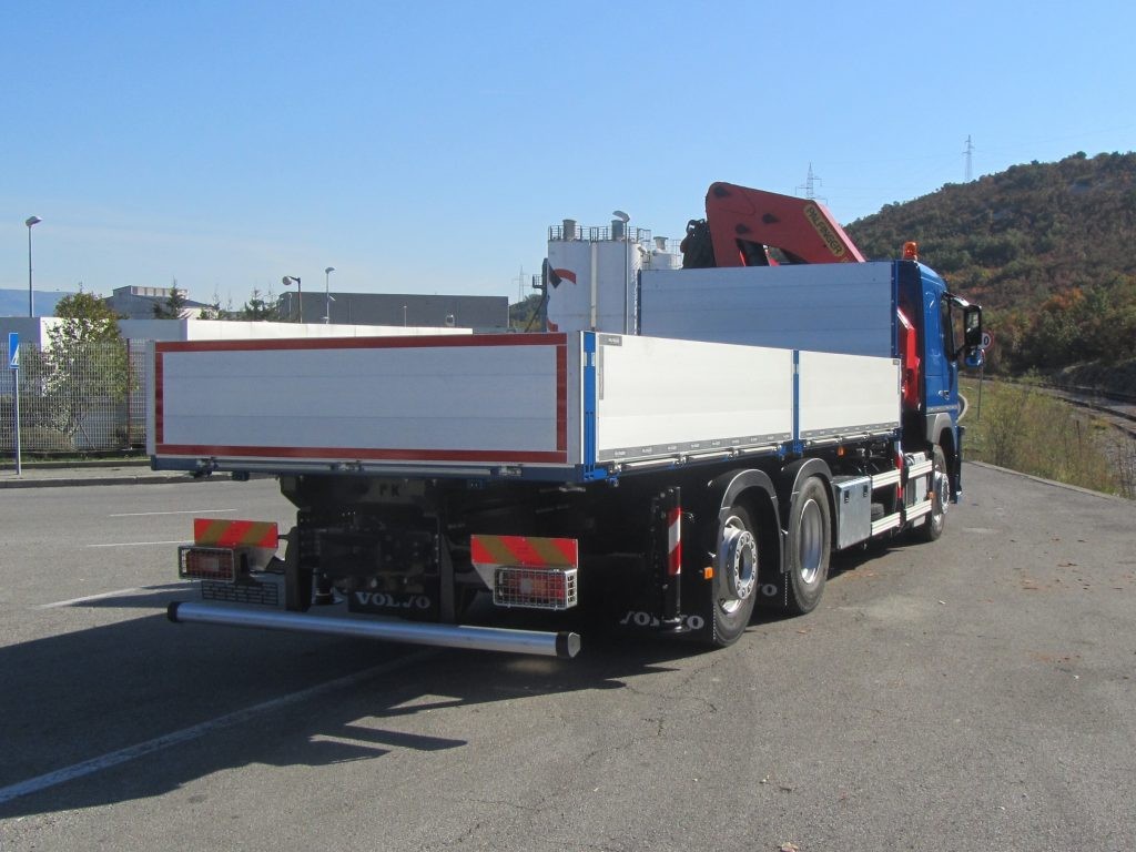 građevinarstvo_Palfinger_dizalica_PK_32080_D_i_aluminijski_tovarni_sanduk