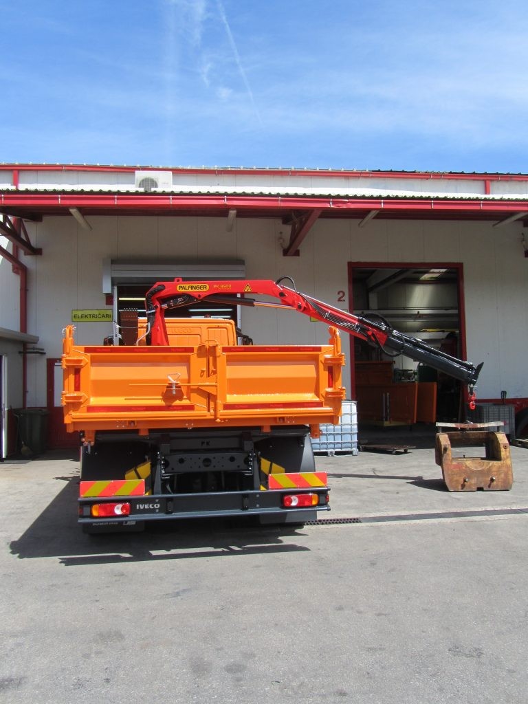 komunalne_djelatnosti_Palfinger_dizalica_PK_8500_i_trostrani_kiper_TK_115