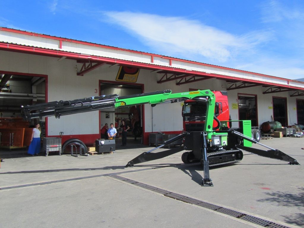 komunalne_djelatnosti_Transporter_gusjeničar_s_Palfinger_dizalicom_PK_8501_M_D