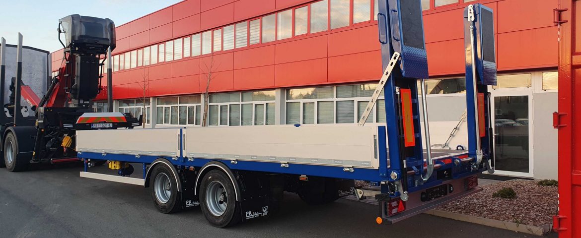 Tandem prikolica PRT 180 za transport radnih strojeva za Petrol Prom