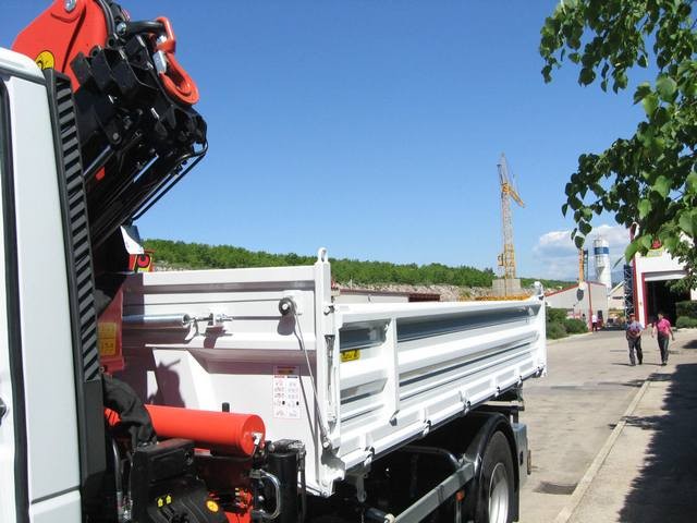 Palfinger_dizalica_PK_12000_i_Trostrani_kiper_TK_115_kiperski_sanduci