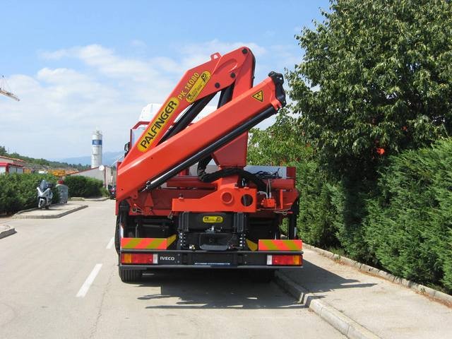 Palfinger_dizalica_PK_14080_i_tovarni_sanduk_kamionski_sanduci