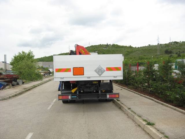 Palfinger_dizalica_PK_15500_i_tovarni_sanduk_kamionski_sanduci