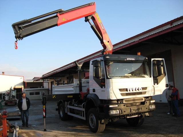 Palfinger_dizalica_PK_21502_i_Trostrani_kiper_TK_115_kiperski_sanduci